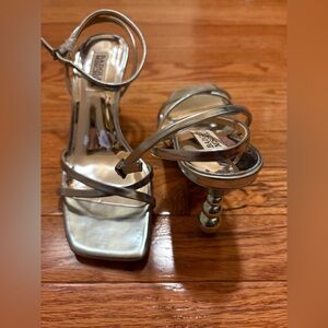 NWOT Badgley Mischka Mint Crisscross sandals Size 7